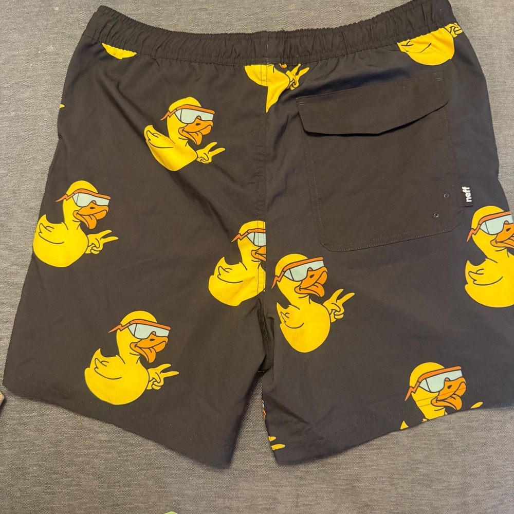 Neff Mens Black Duck Print Swim Trunks Board Shorts Sunglasses Peace Sign Medium